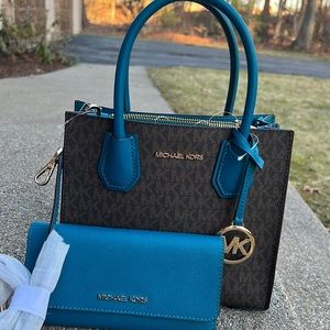 NWT Michael Kors Mercer MD Messenger Crossbody Lagoon and Matching Wallet